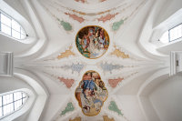 Historische Gemälde am Kirchengewölbe