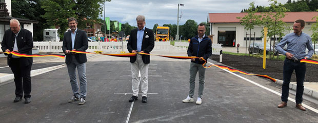 Verkehrsfreigabe mit (v.r.n.l.) Zacharias Kleber, Peter Jungbauer, Olaf von Löwis von Menar, Alfons Besel und Norbert Kerkel